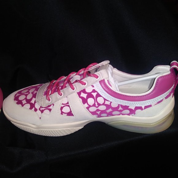 Authentic, new never worn Coach Citysole Sig mesh with original box - Picture 6 of 10